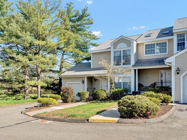 301 Limner Cir UNIT 301, Rocky Hill, CT 06067