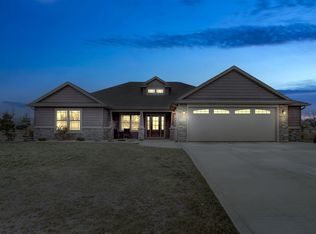 3021 Kellygreen Dr, Angola, IN 46703