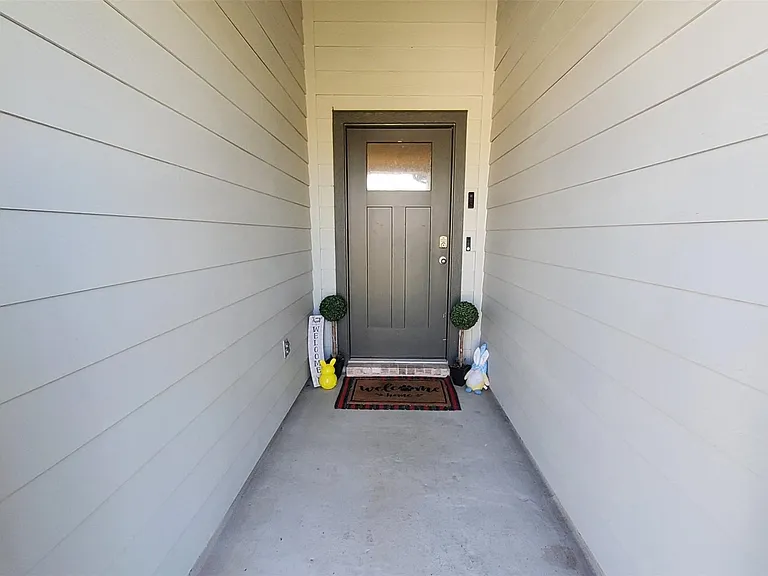 31739 Margaret Woods Ln — Photo 5