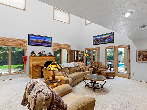 3rd image of 9406 Seabrook Dr NE