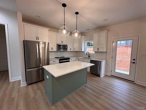 5th image of 1 Willow Oak Drive