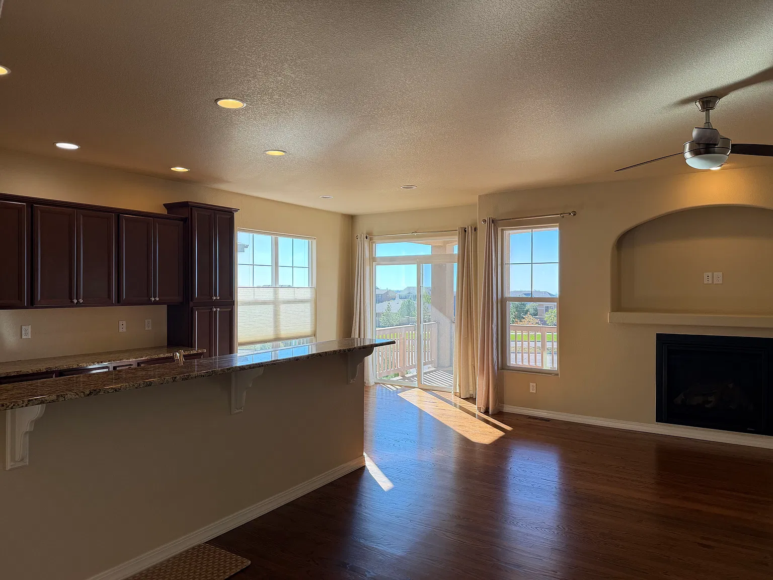 4 bed, 3500 sqft, $3,100 — Photo 2