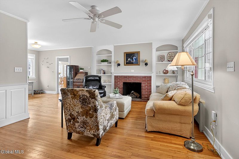5th image of 1041 Niskayuna Road
