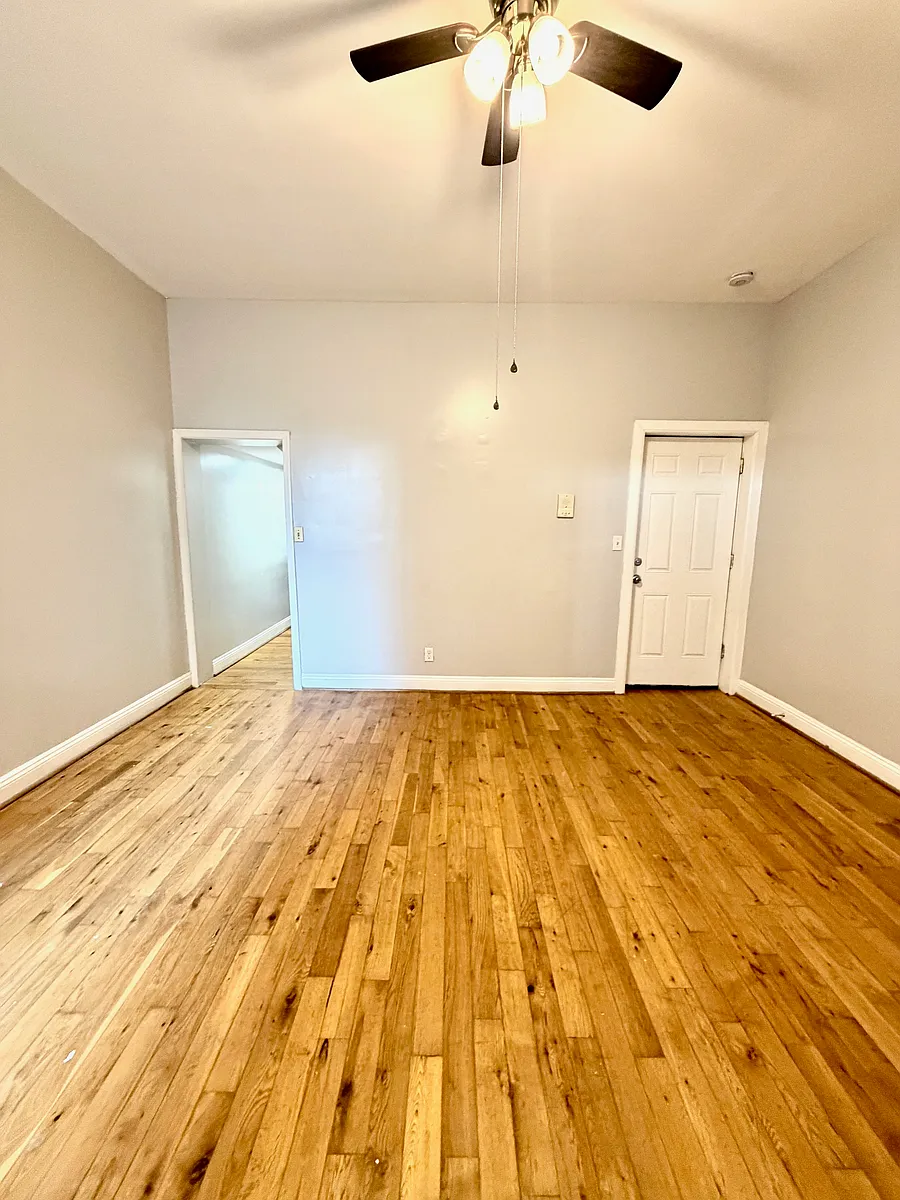 Photo 2 of 11 - 1711 Gwynns Falls Pkwy #1 - Baltimore, MD Building Photo - 1711 Gwynns Falls Pkwy #1
