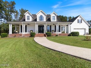 549 Sassafras Rd, Bladenboro, NC 28320