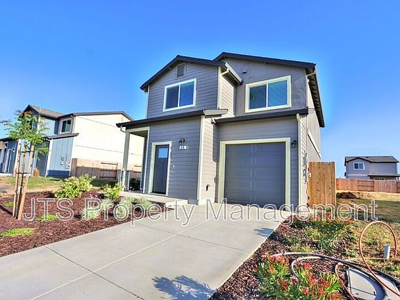 3rd image of 38 Oak Manor Way