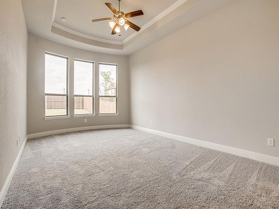5th image of 5921 Horsetail Dr