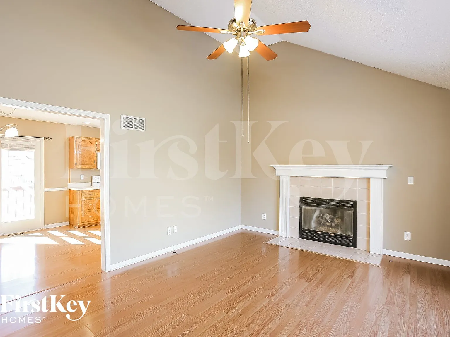 3 bed, 2.0 bath, 1488 sqft, $2,025 — Photo 3