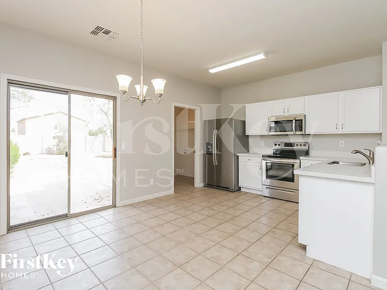 1232 E Omega Dr — Photo 6