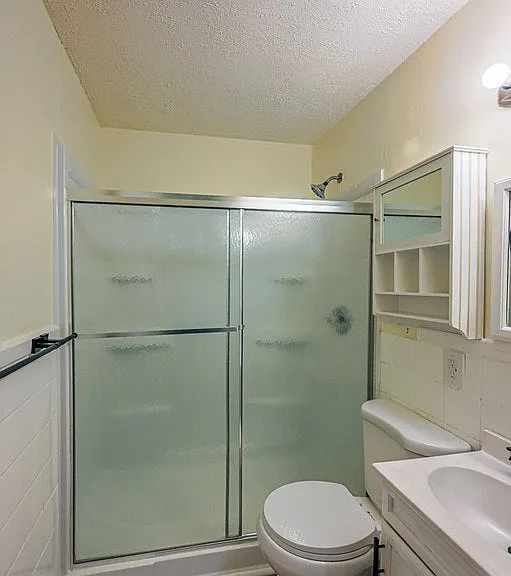 2232 E Riverside Dr — Photo 17