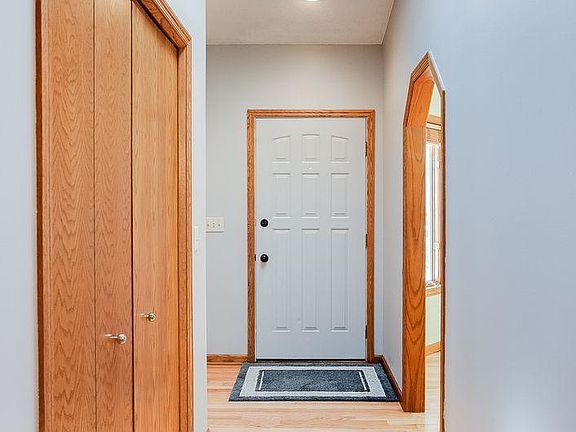 3rd image of 4850 262nd St
