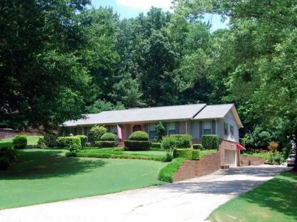 2812 Sylvia Dr SE, Decatur, AL 35603