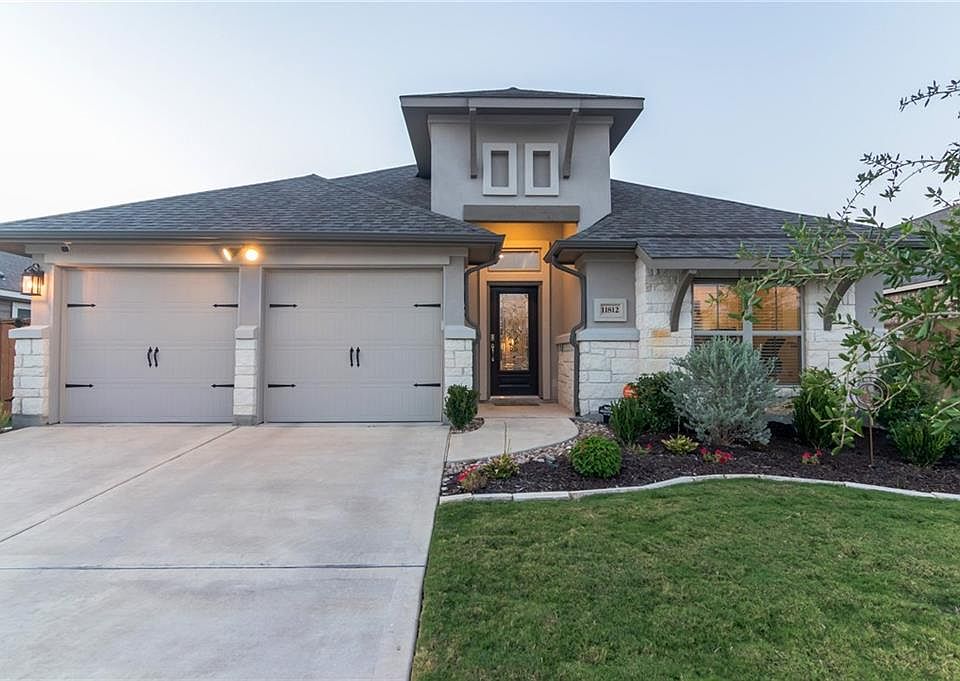 1st image of 11812 Emerald Springs Ln
