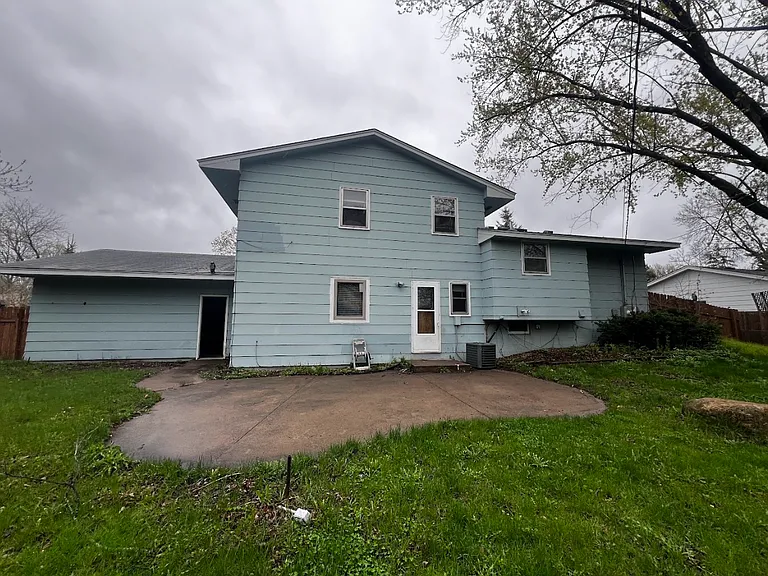 7725 Tessman Dr N — Photo 21