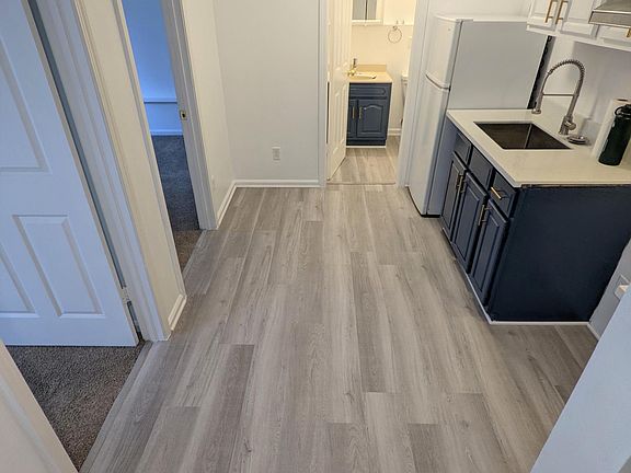 5th image of 159 Sickles Ave