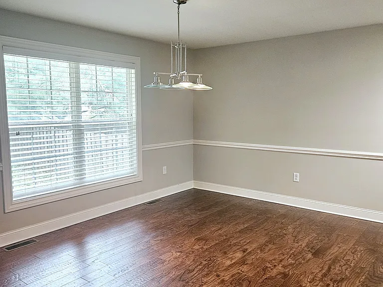 231 Ashton Ct — Photo 6