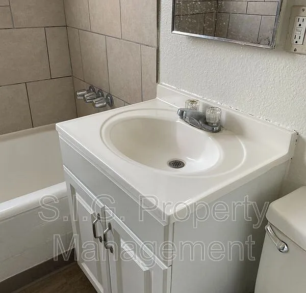 461 W Colorado St #9 — Photo 12