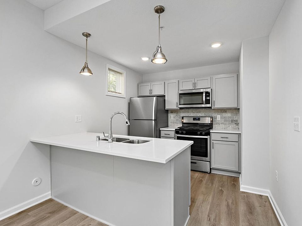 1st image of 2109 Aldrich Ave S Unit B