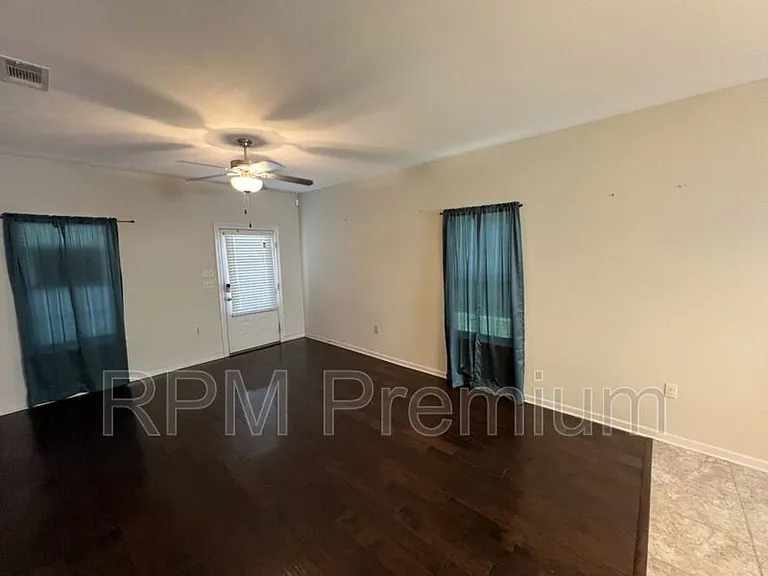 8614 Forestwood Ave — Photo 7