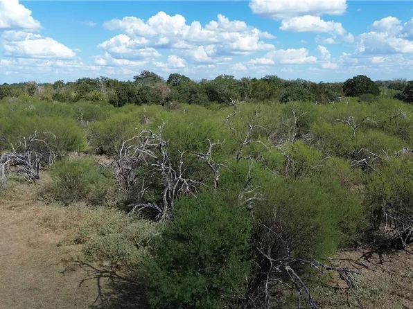 1103 County Road 204, Weimar, TX 78962