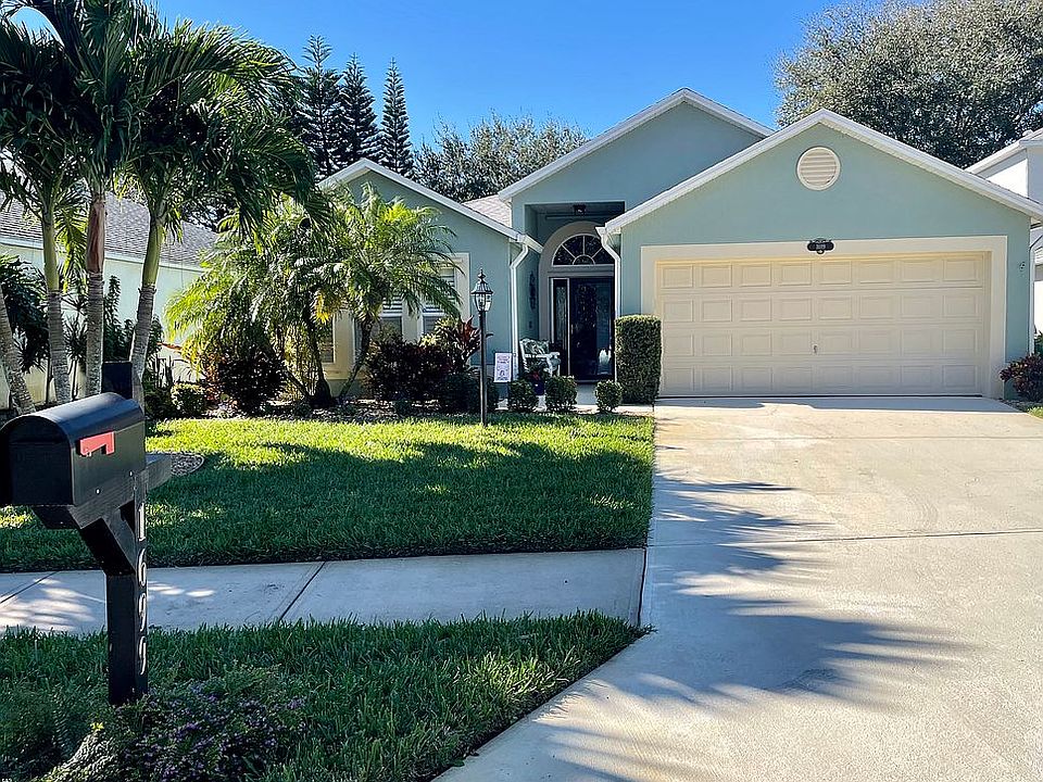 View from Vista Lake Circle 