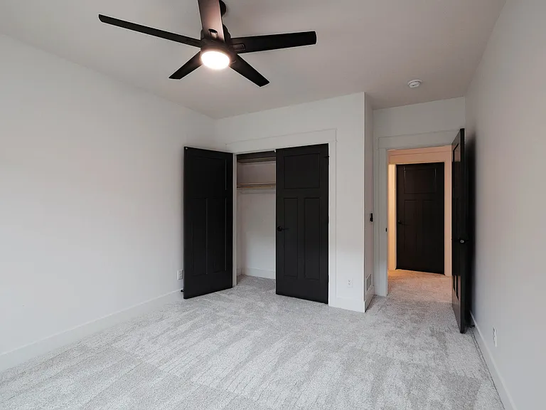 8620 S 50th Ct — Photo 33