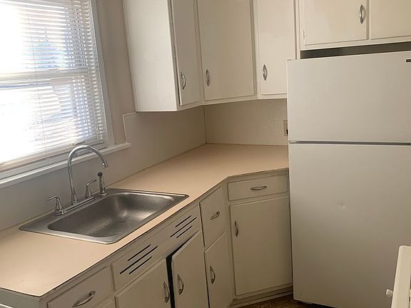 3rd image of 225 N Madison St #B0a8e3d03