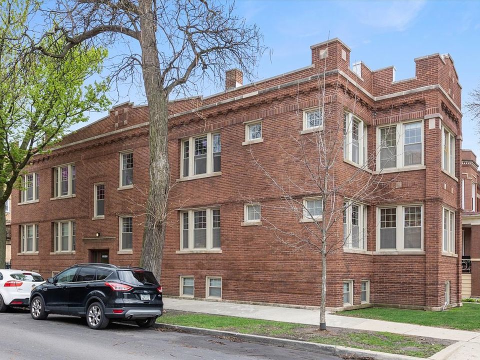 1st image of 3121 W Belle Plaine Ave #2W