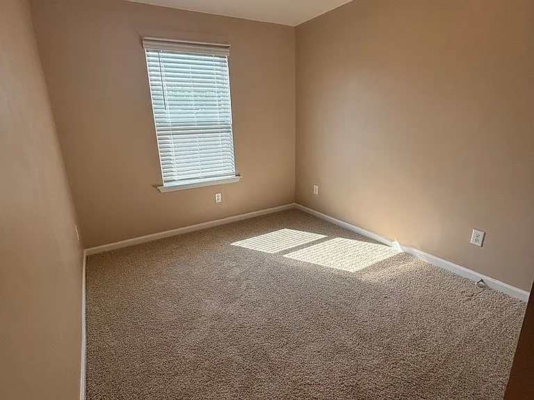 1210 N Norwhich Ln — Photo 11