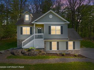 320 Reagan Dr, East Stroudsburg, PA 18301