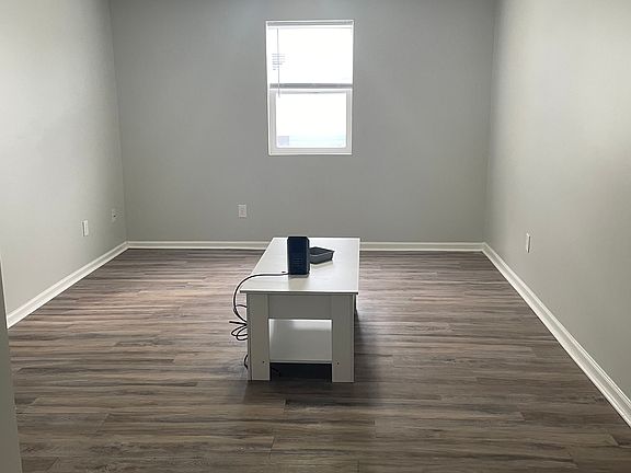 4th image of 244 Beechurst Ave APT 5