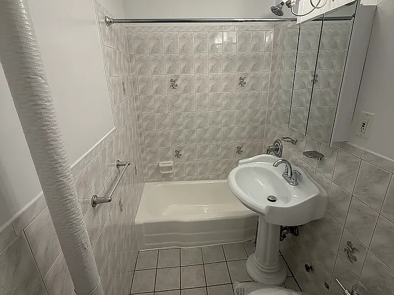420 E 82nd St #1JJ — Photo 6