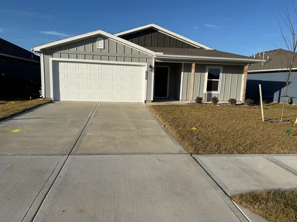 606 W Fountain St, Gardner, KS 66030