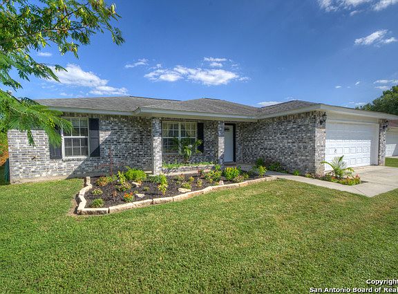 2nd image of 513 Woodlake Dr
