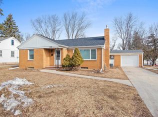 1226 Dousman St, Green Bay, WI 54303