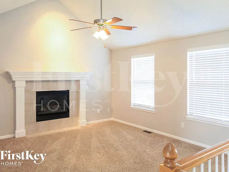 707 Corrington Dr — Photo 2
