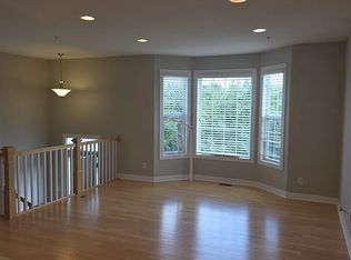 10004 Gentian Dr, Eden Prairie, MN 55347