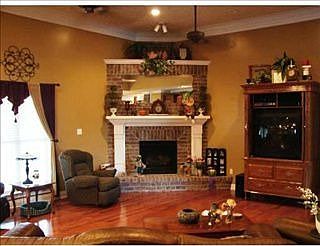4th image of 1631 Hollow Cove Ln