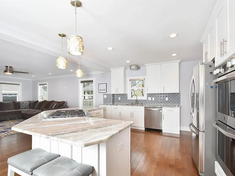 530 Chinoe Rd — Photo 2