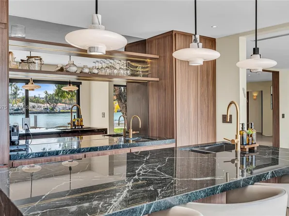 1170 S Biscayne Point Rd, Miami Beach, FL 33141