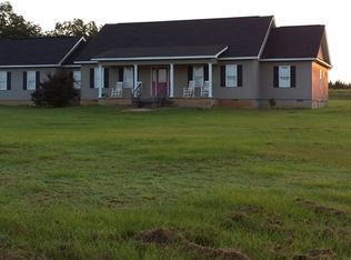 76 Honeysuckle Rd, Hawkinsville, GA 31036