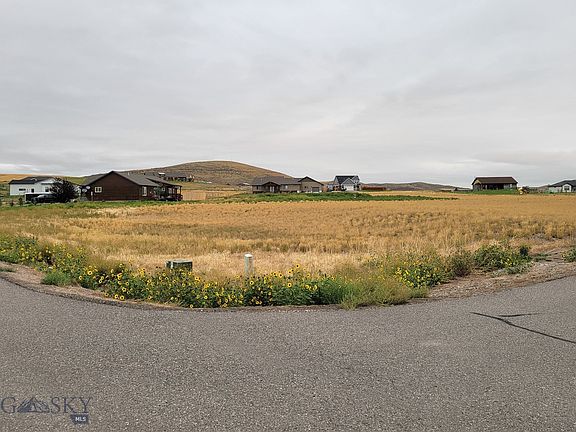 3rd image of 42 Wild Rye Pl