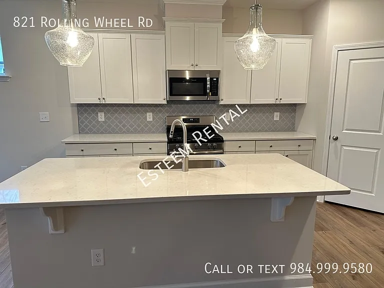 821 Rolling Wheel Rd — Photo 11