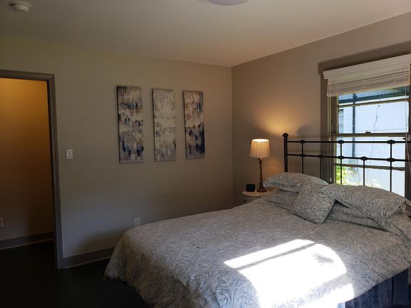 Second bedroom with lots of light on front of house