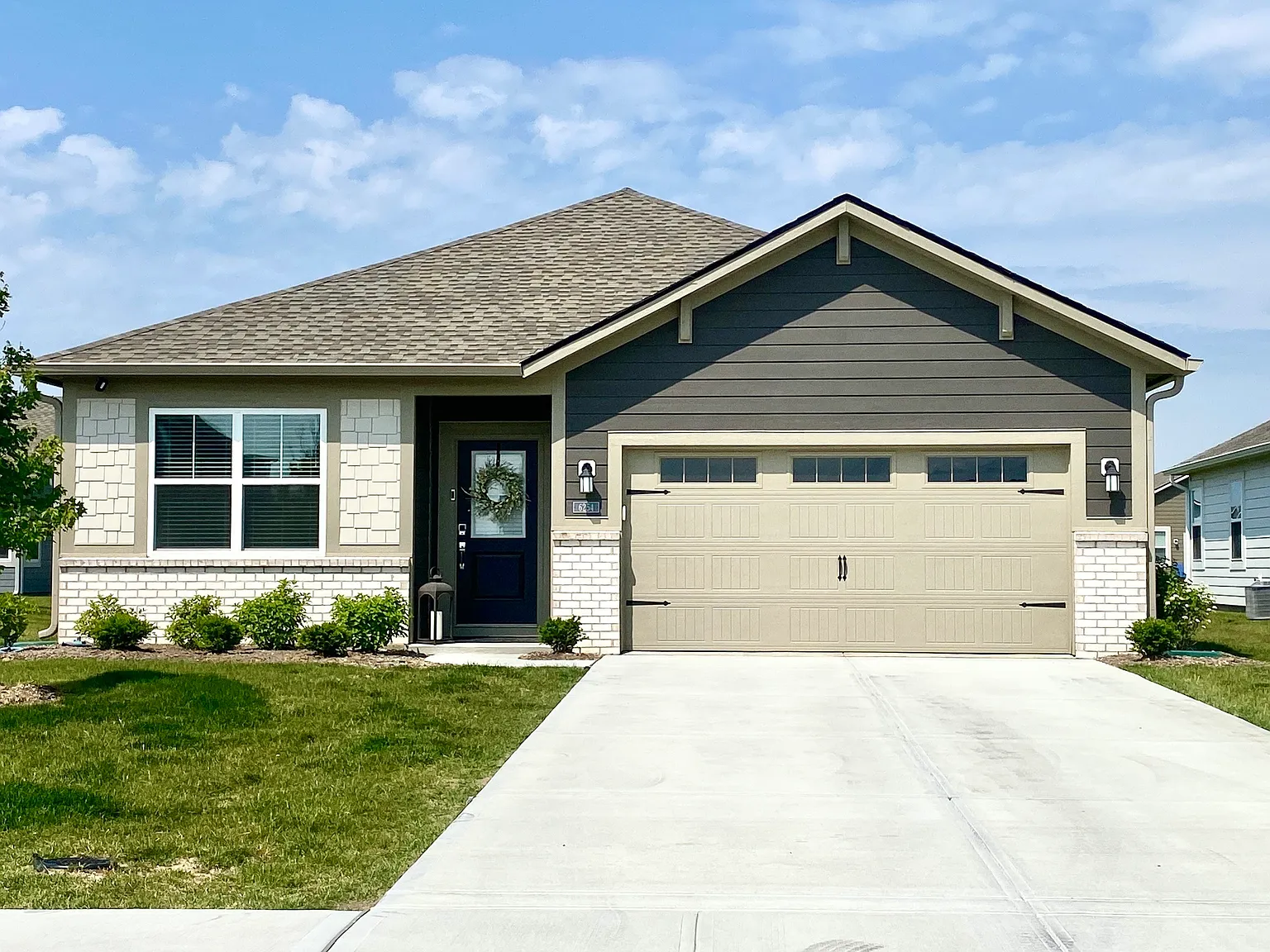 3 bed, 2.0 bath, 1673 sqft, $2,290 — Photo 2
