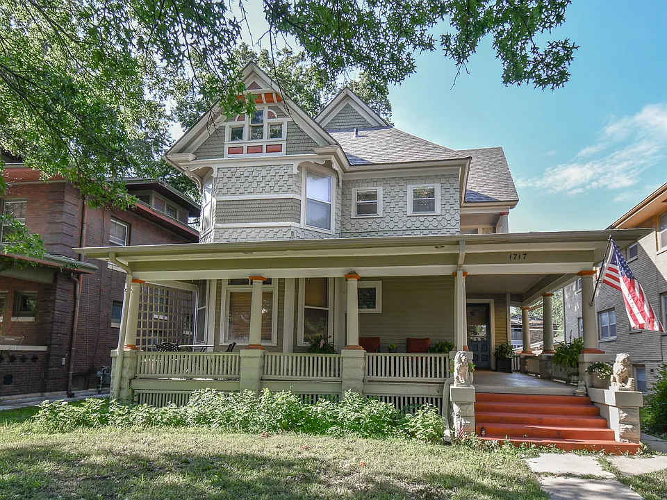 1717 D St #1