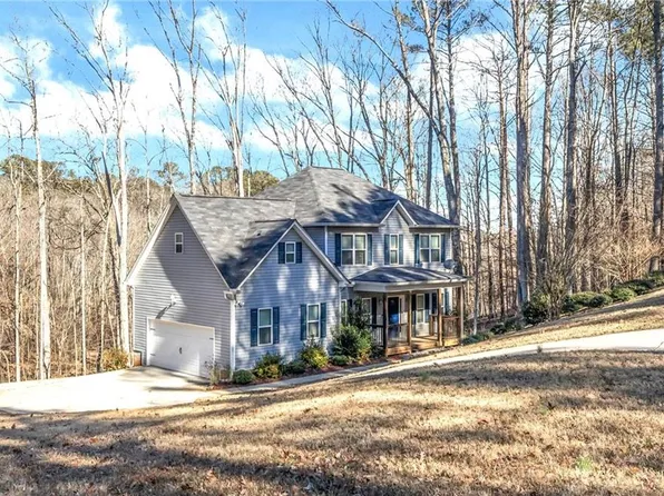 225 Benjamin Cir, Fayetteville, GA 30214