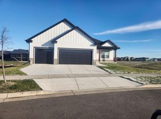 904 Travis Larson Ct, Waunakee, WI 53597