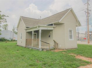 102 4th St, Charleston, IL 61920