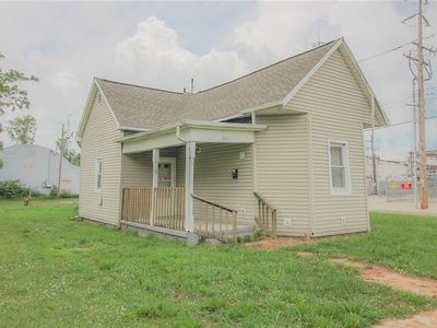 102 4th St, Charleston, IL, 61920